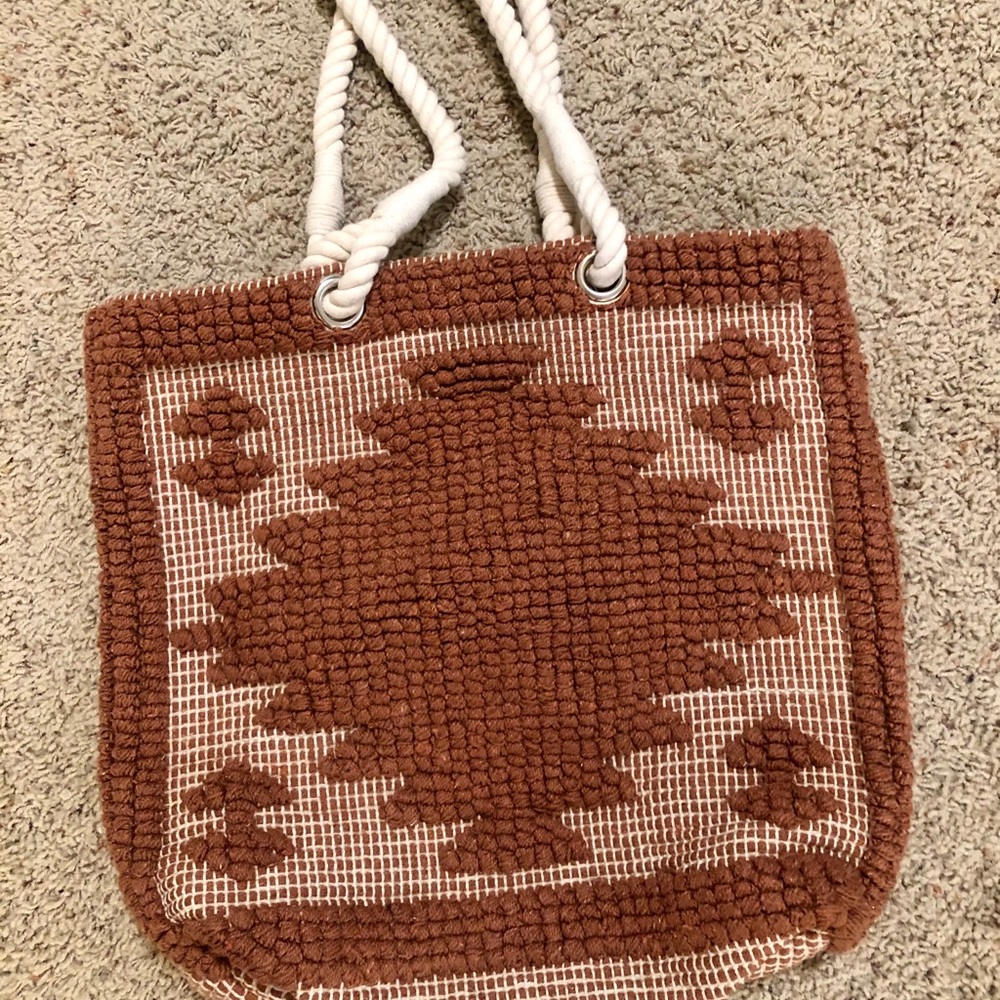 Grace & Lace bubble jacquard tote